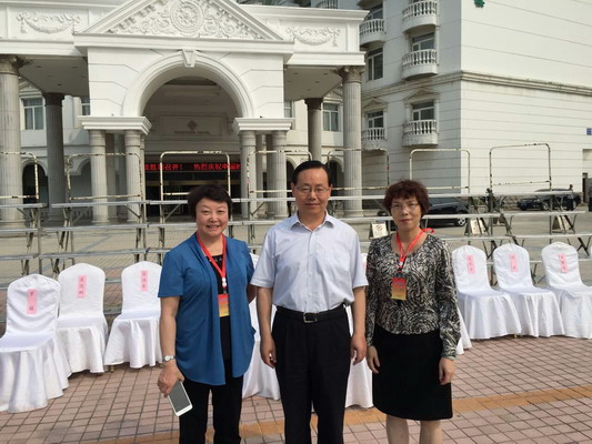 刘嘉英副主、陈玄秘书长与蒋作君主席合影.jpg