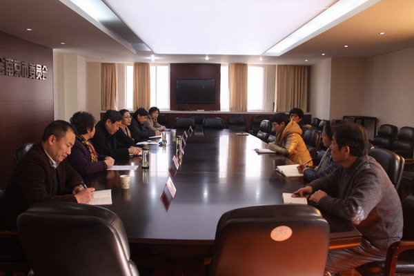 市委会召开驻会副主委工作交接会.jpg