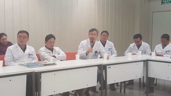 鼓楼医院支部主委翁文杰汇报支部2015年工作_副本.jpg