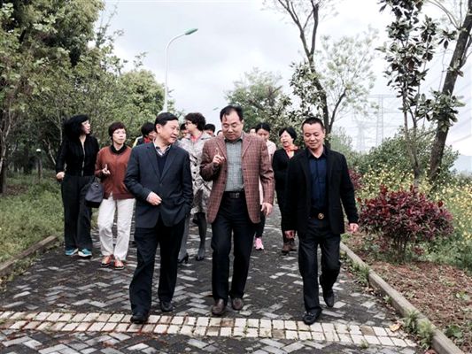 胡勤刚主委视察党员孙锦平企业.jpg
