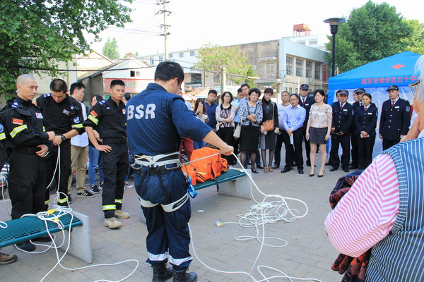 观摩防灾减灾应急救援演练.jpg