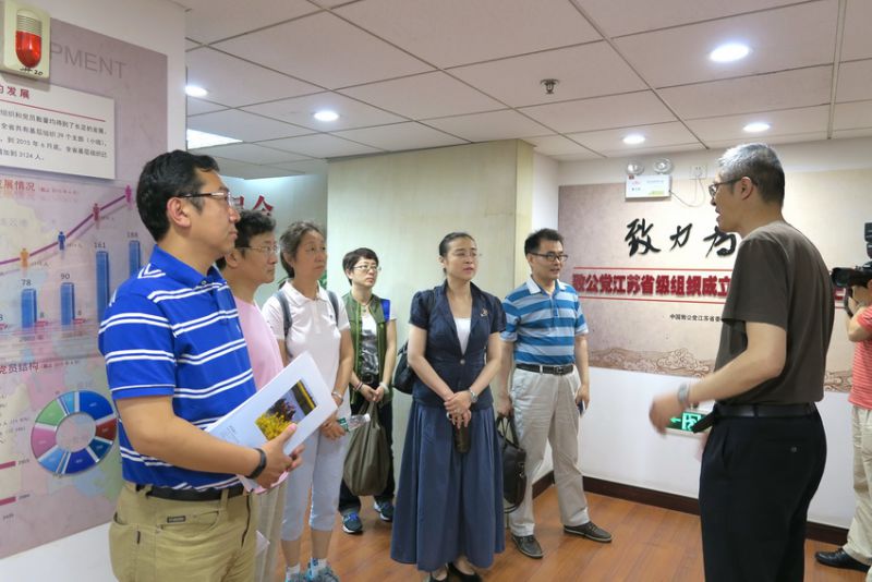 5 参观党史展.jpg