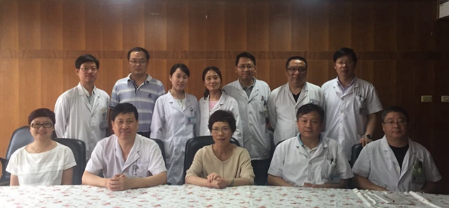 参会人员合影.jpg