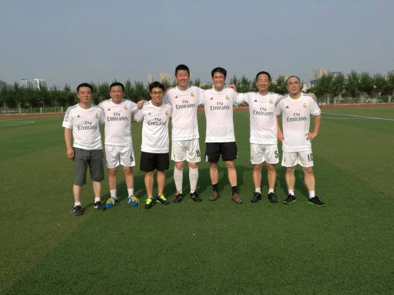 致公足球队合影.jpg