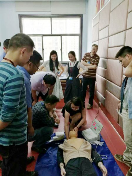 图片新闻：5月19日上午，钟楼区基层委员会“人人学急救，急救为人人“活动走进钟楼区检察院.jpg