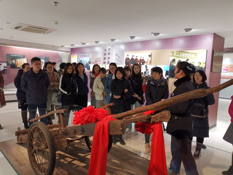 2019-03-04（张星荣）致公党连云港市医卫支部参观“雷锋车”陈列馆2 (1).jpg