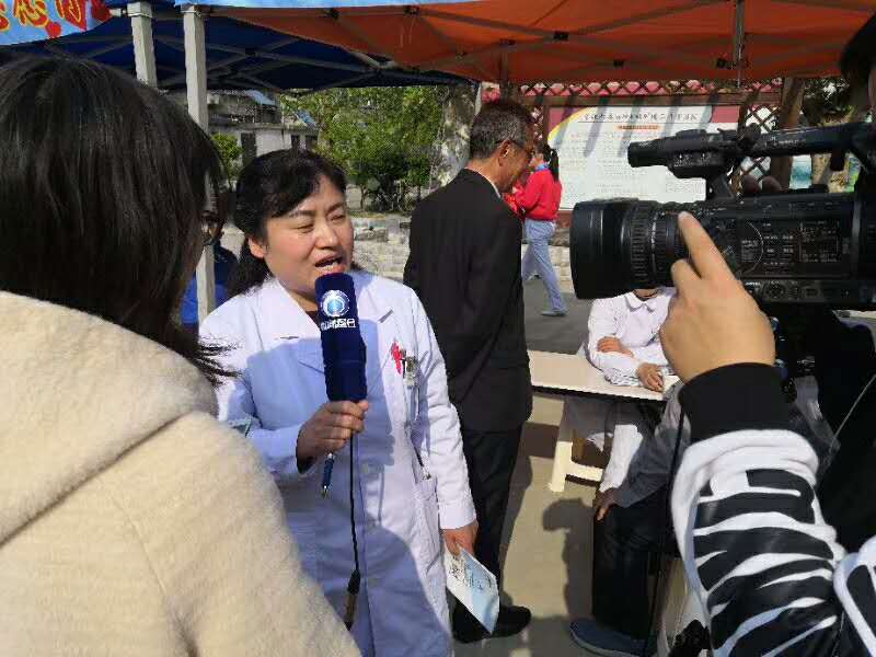 2019-04-21（刘桂荣）致公党连云港市海州二支部进社区开展义诊活动2.jpg