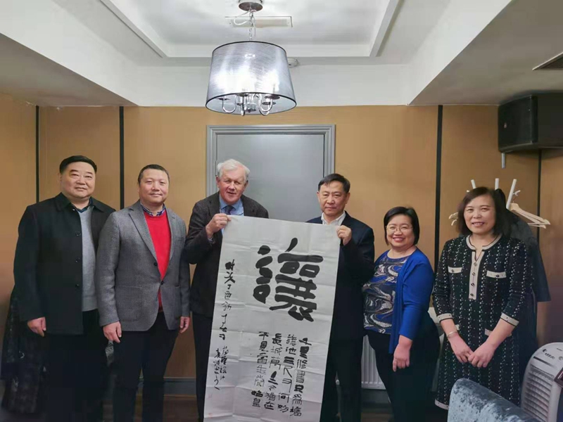 与南居华人协会座谈交流_副本.jpg